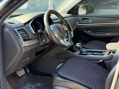 Roewe RX8