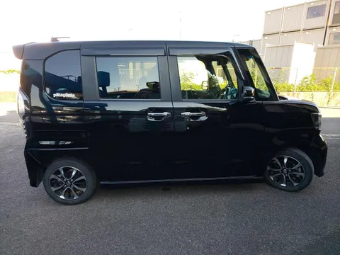 Honda N-BOX Custom