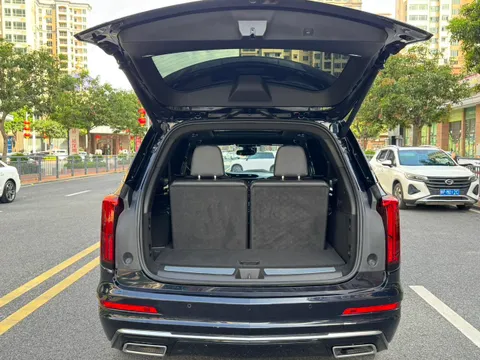 Cadillac XT6