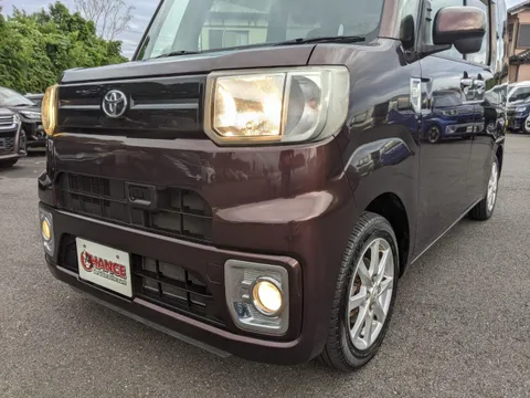 Toyota Pixis Mega