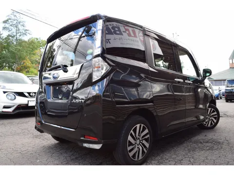 Subaru Justy Minivan