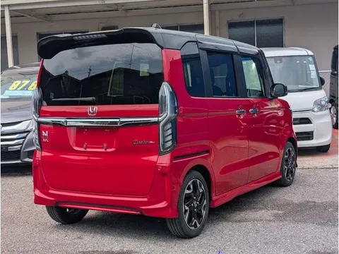 Honda N-BOX Custom