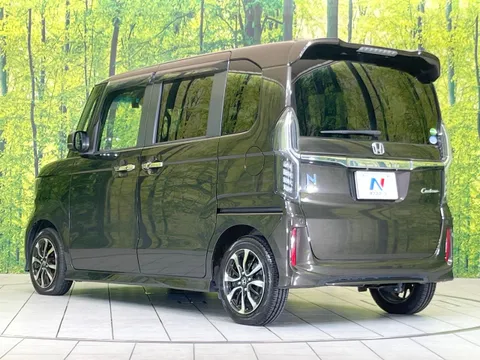 Honda N-BOX Custom