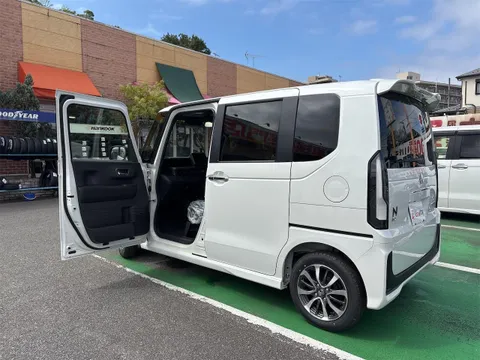 Honda N-BOX Custom