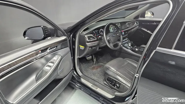 Genesis G90 (EQ900)