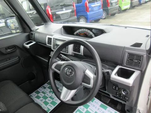 Toyota Pixis Mega