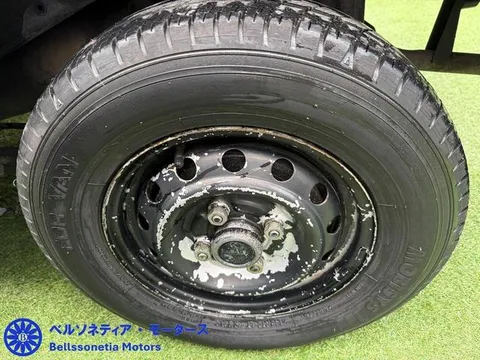 Nissan Clipper Van