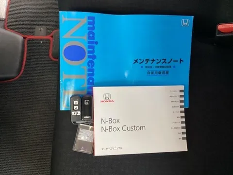 Honda N-BOX Custom