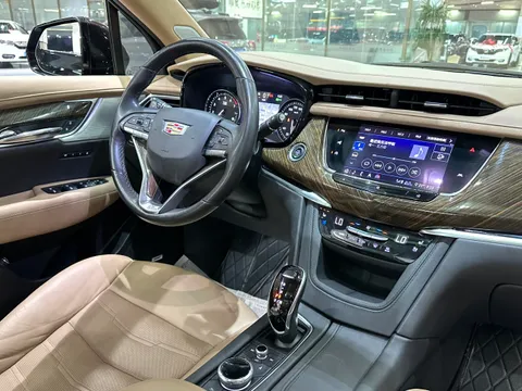 Cadillac XT6