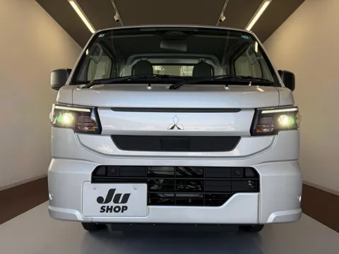 Mitsubishi Minicab Truck