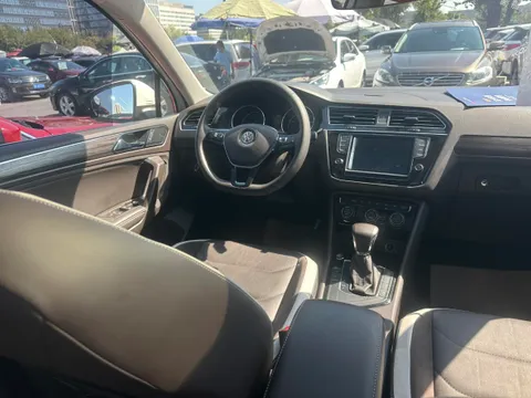 Volkswagen Tiguan L