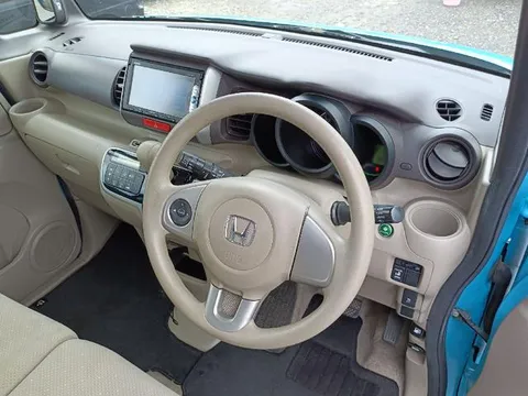 Honda N-BOX Plus