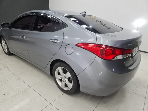 Hyundai Elantra (Avante)