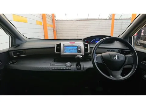 Honda Freed Spike