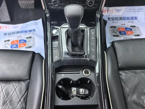 Volkswagen Phideon