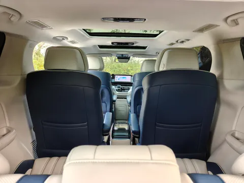 Roewe iMAX8