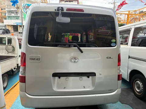 Toyota TownAce Van