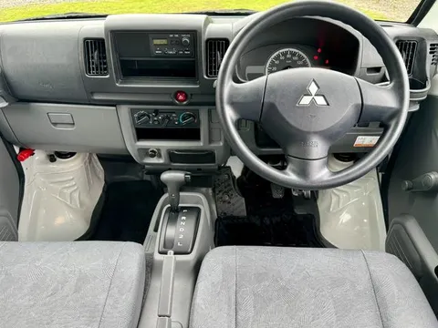 Mitsubishi Minicab Van