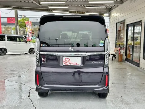 Honda N-BOX Custom