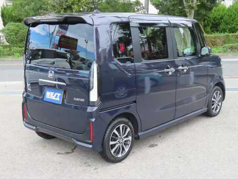 Honda N-BOX Custom