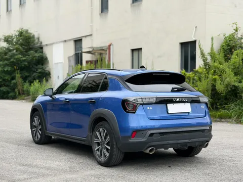 Lynk & Co 02