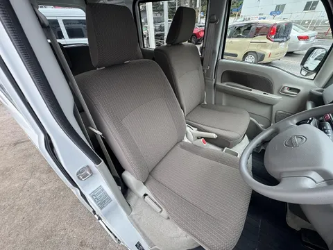 Nissan Clipper Van