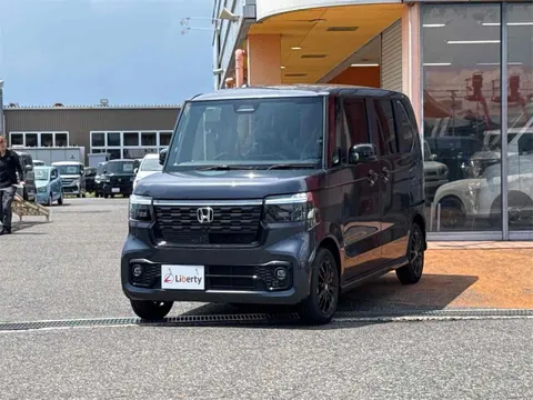 Honda N-BOX Custom