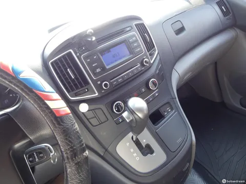 Hyundai Grand Starex