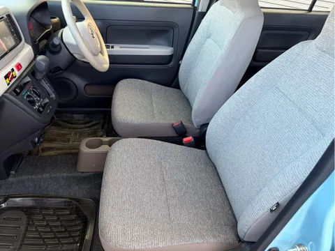 Daihatsu Mira Tocot