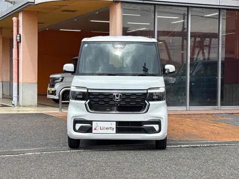 Honda N-BOX Custom