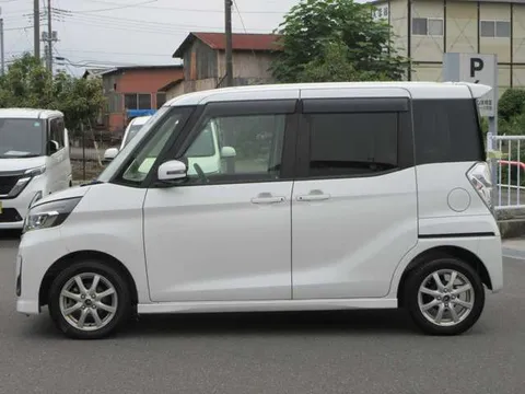 Nissan Dayz Roox