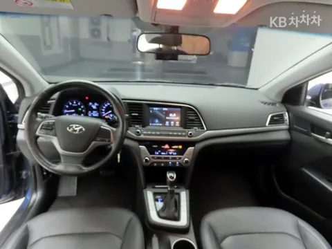 Hyundai Elantra (Avante)