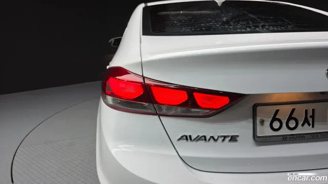 Hyundai Elantra (Avante)