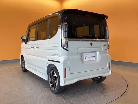 Suzuki Spacia Custom