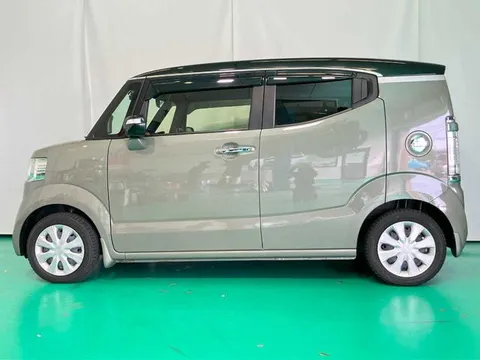 Honda N-BOX Slash