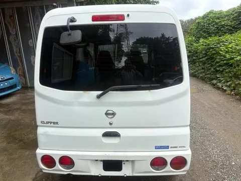 Nissan Clipper Van