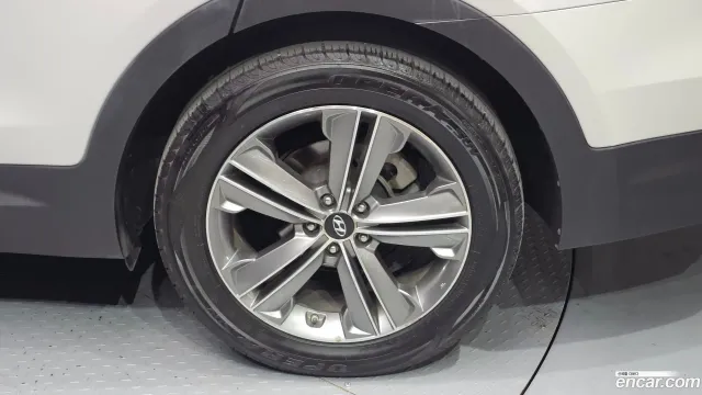 Hyundai Grand Santa Fe (Maxcruz)