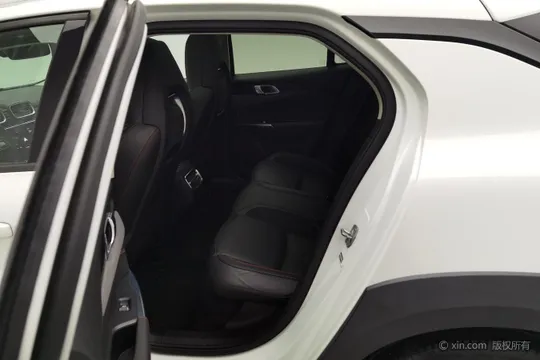 Lynk & Co 02