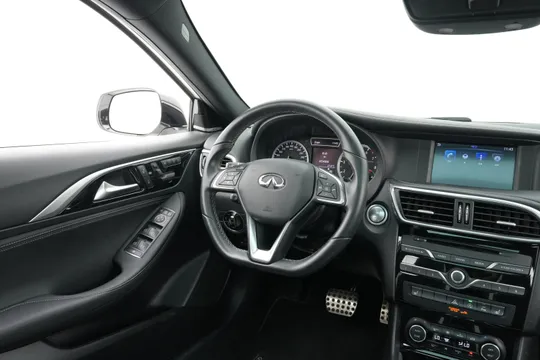 Infiniti Q30