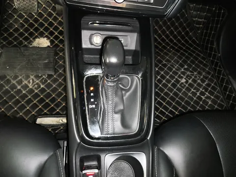 Roewe i5