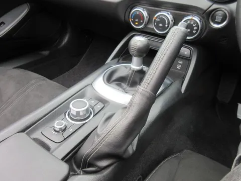 Mazda MX-5 (Roadster)