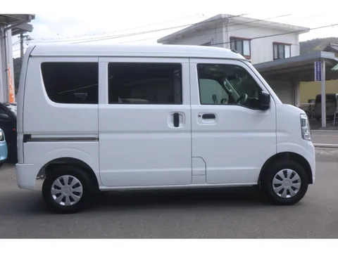 Nissan Clipper Van