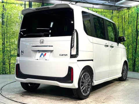 Honda N-BOX Custom