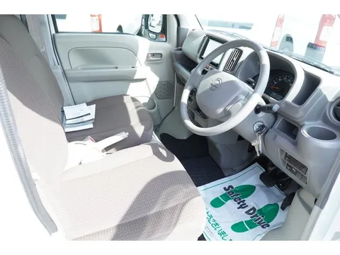 Nissan Clipper