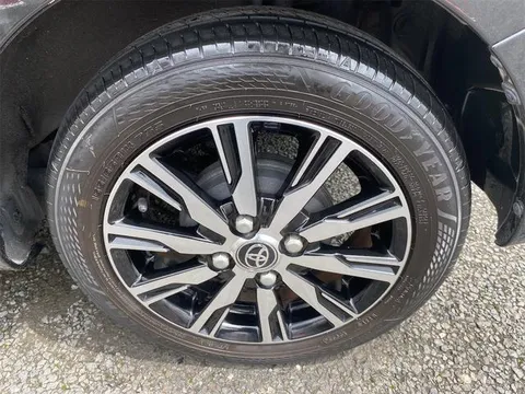 Toyota Pixis Mega