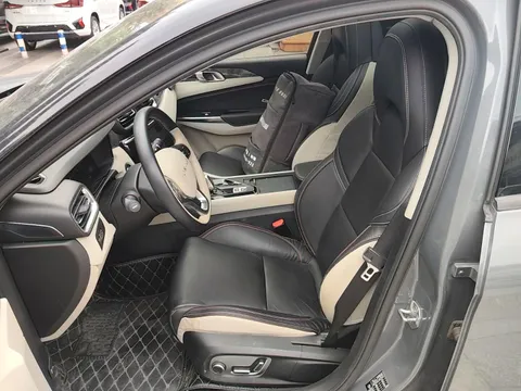 Lynk & Co 02