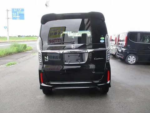 Honda N-BOX Custom