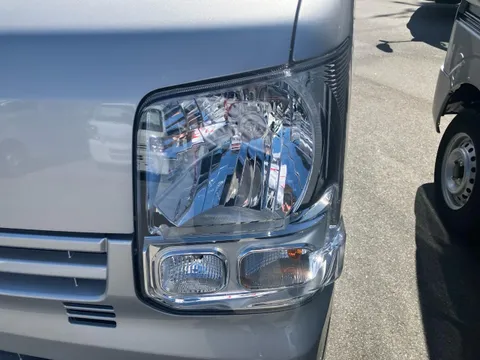 Mitsubishi Minicab Van