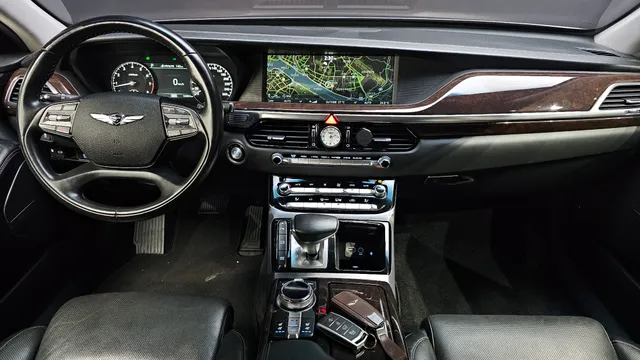 Genesis G90 (EQ900)