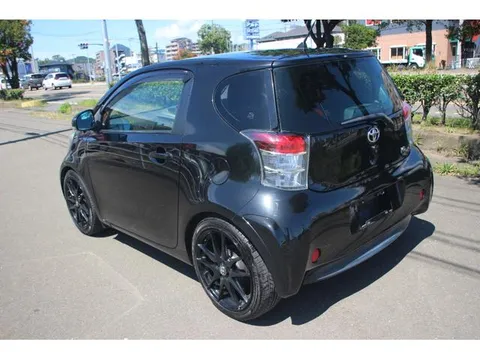 Toyota iQ